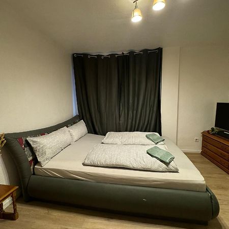 Moebliertes Zimmer Mit Tv, Internet & Kompletter Ausstattung In Bonn-Mehlem エクステリア 写真