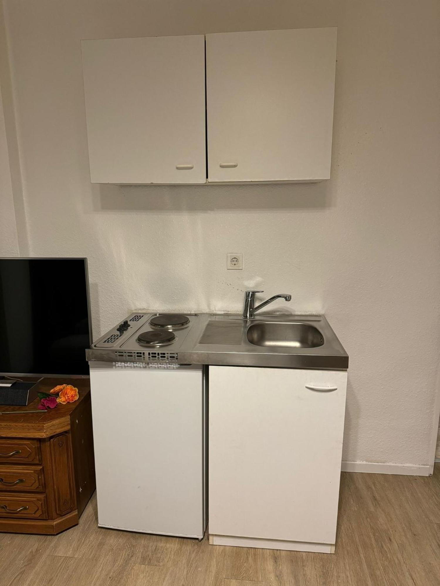 Moebliertes Zimmer Mit Tv, Internet & Kompletter Ausstattung In Bonn-Mehlem エクステリア 写真